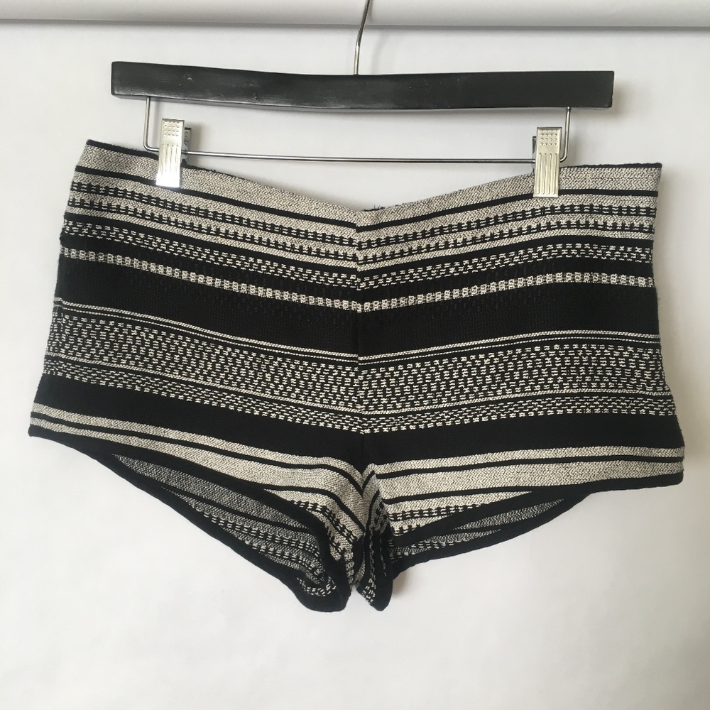 Free People Black white stripe pattern shorts B06 - Picture 3 of 4